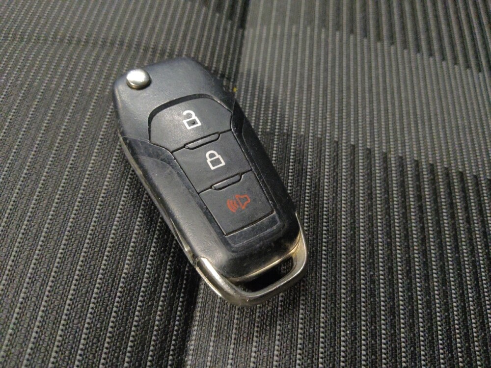 2018 Ford F150 in Glendale, AZ 85301 - 18133971 32