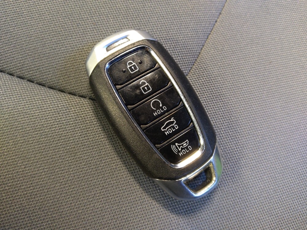 2022 Hyundai Elantra in Phoenix, AZ 85015 - 18133976 32