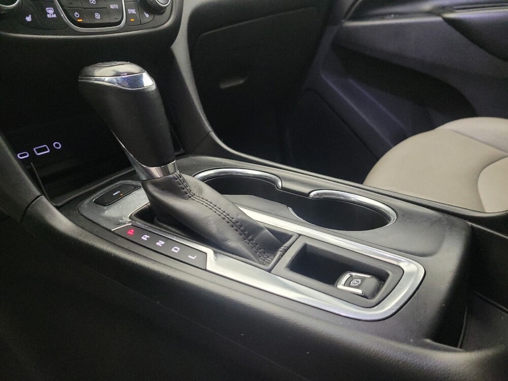 2019 Chevrolet Equinox in Phoenix, AZ 85022 - 18133979 26