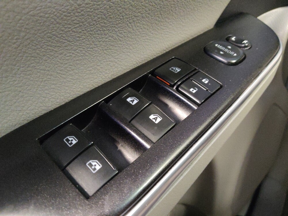 2017 Toyota Camry in Glendale, AZ 85301 - 18133983 27