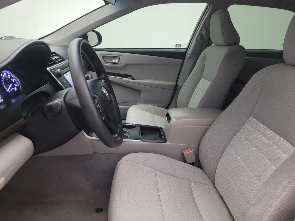 2017 Toyota Camry in Glendale, AZ 85301 - 18133983 17