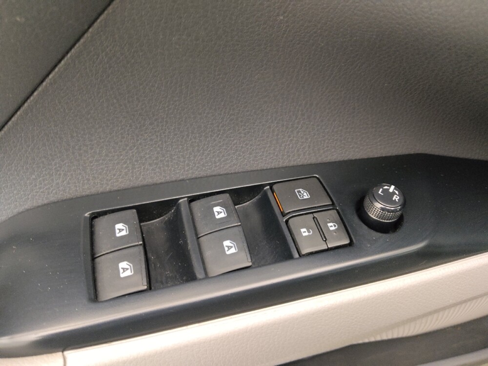 2020 Toyota Camry in Fort Myers, FL 33907 - 18133991 27