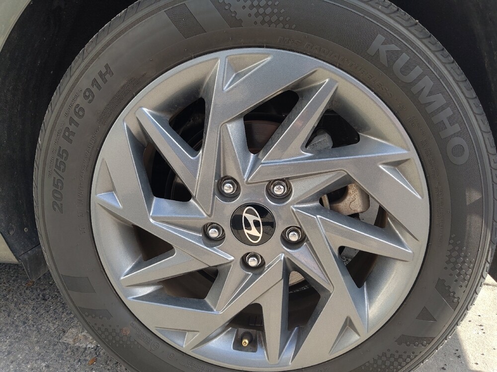 2024 Hyundai Elantra in Knoxville, TN 37923 - 18133998 31