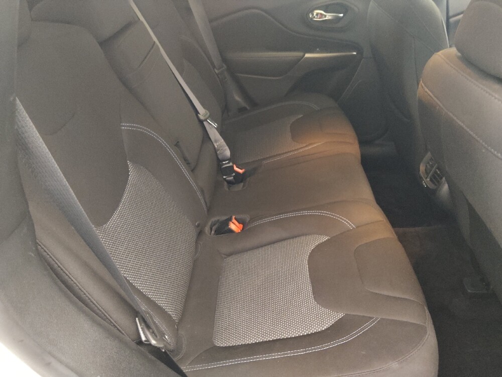 2019 Jeep Cherokee in Macon, GA 31210 - 18134015 19