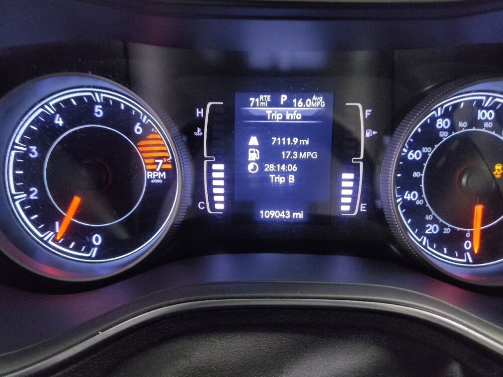 2019 Jeep Cherokee in Macon, GA 31210 - 18134017 23