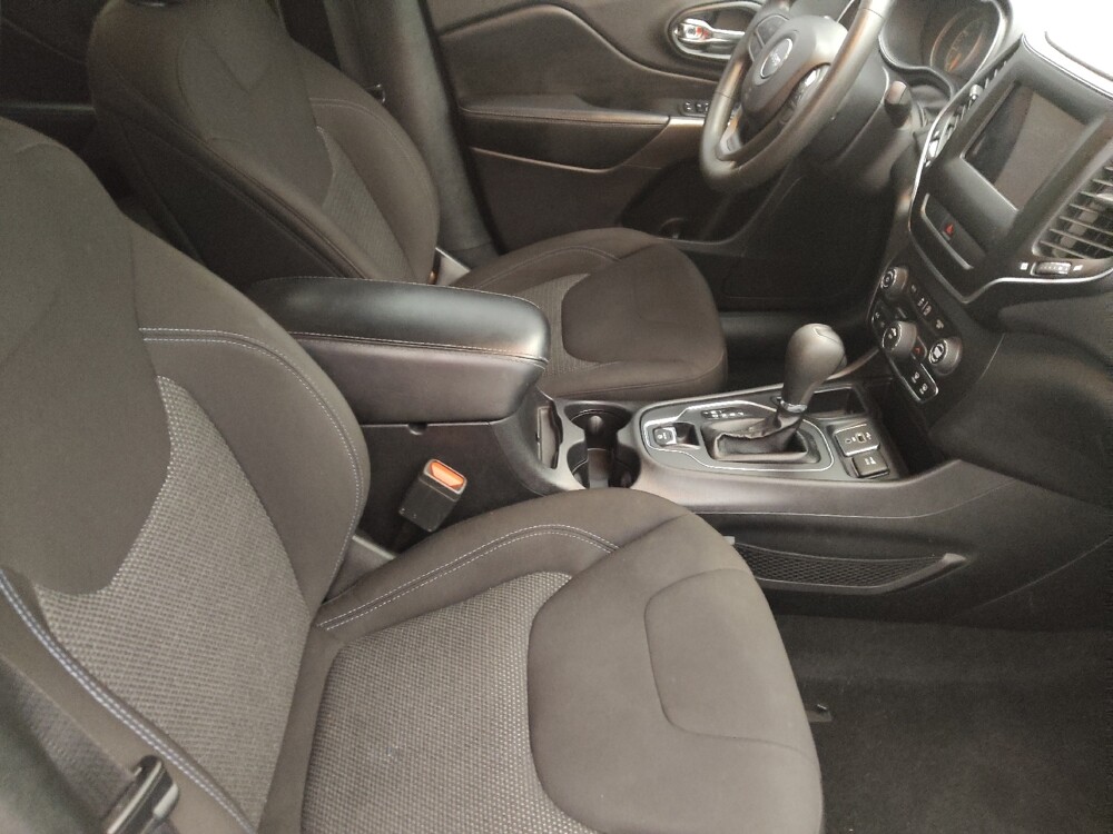 2019 Jeep Cherokee in Macon, GA 31210 - 18134017 21