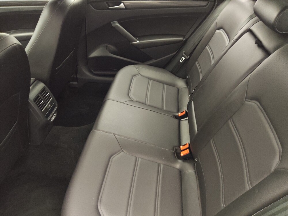 2022 Volkswagen Passat in Metairie, LA 70006 - 18134024 18