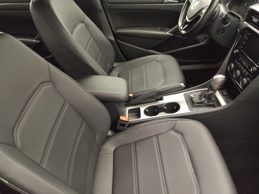 2022 Volkswagen Passat in Metairie, LA 70006 - 18134024 21