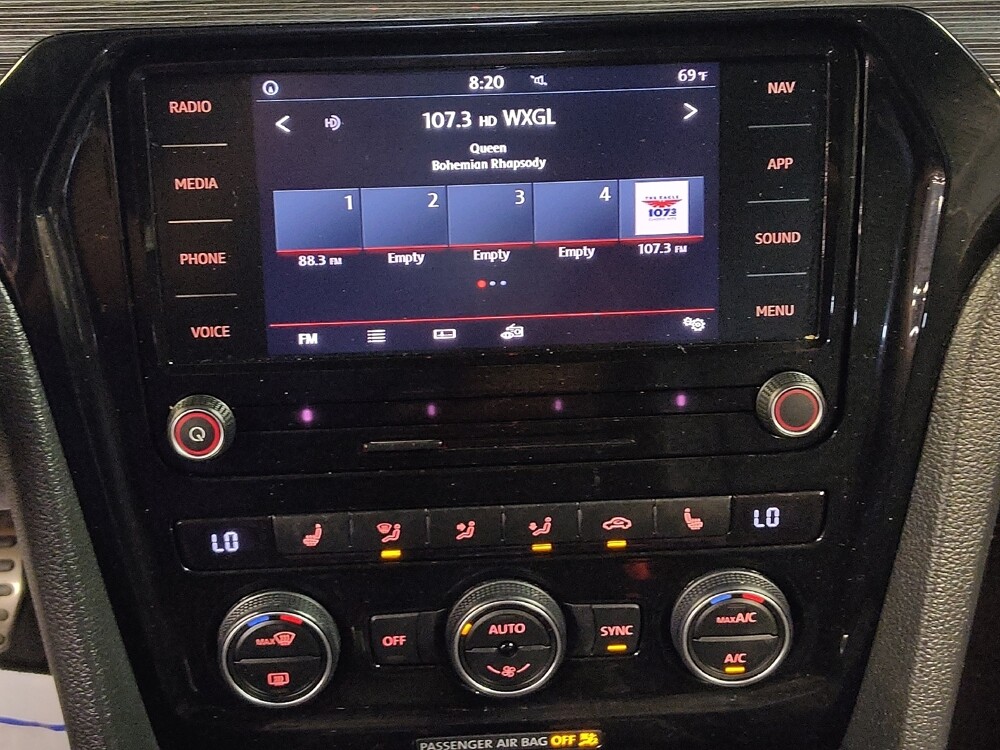 2022 Volkswagen Passat in Metairie, LA 70006 - 18134024 25