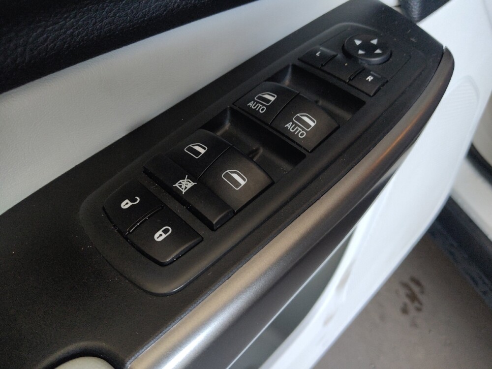 2020 Jeep Cherokee in Metairie, LA 70006 - 18134029 27