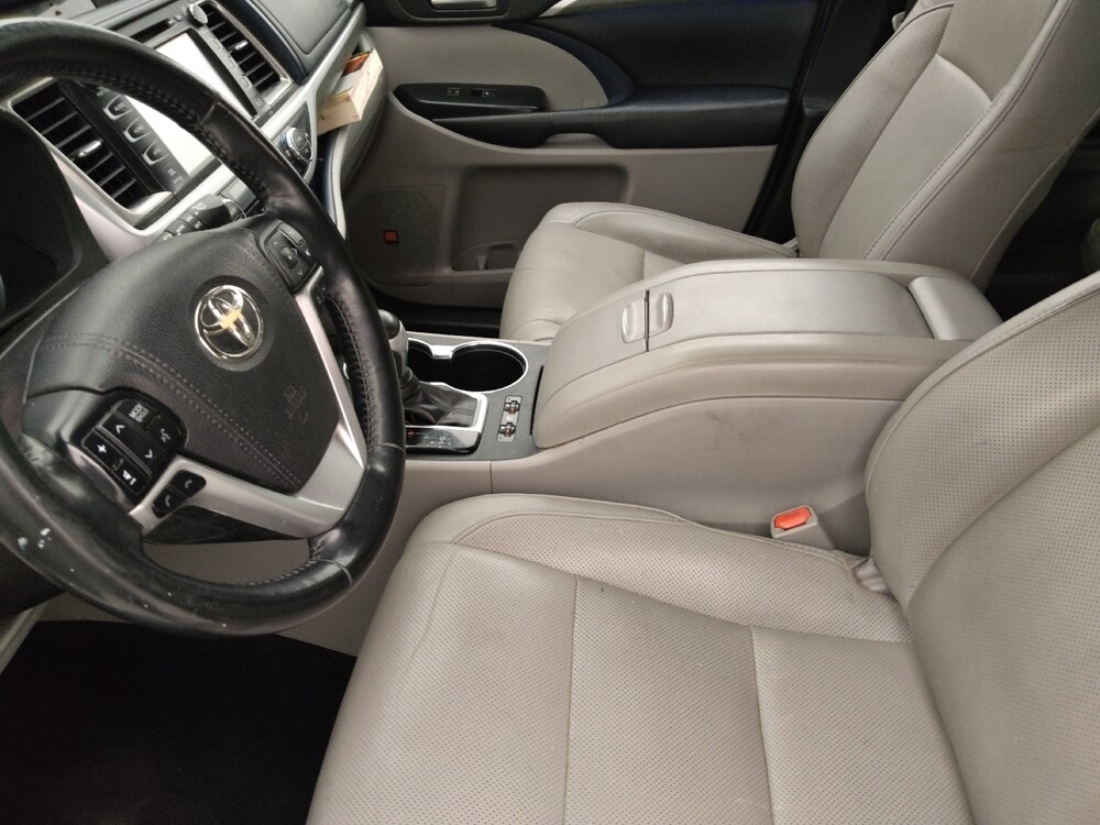 2018 Toyota Highlander in Fort Myers, FL 33907 - 18134040 17