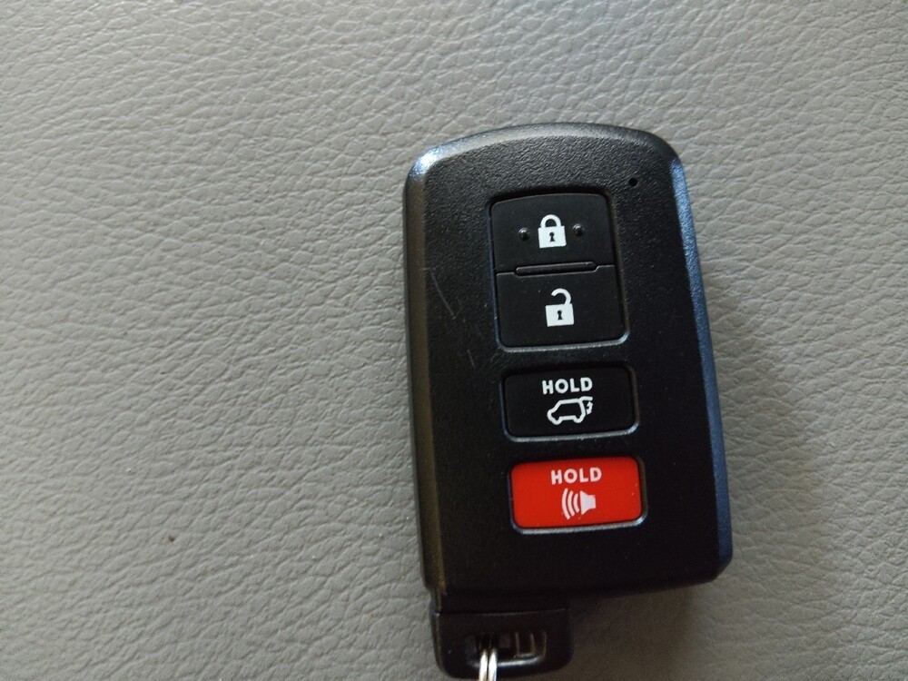 2018 Toyota Highlander in Fort Myers, FL 33907 - 18134040 32