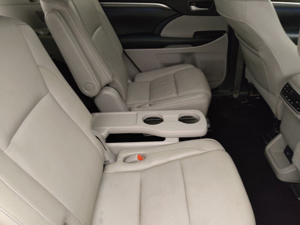 2018 Toyota Highlander in Fort Myers, FL 33907 - 18134040 19