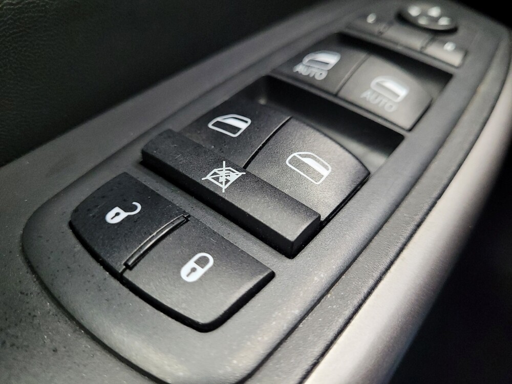 2021 Jeep Cherokee in Las Vegas, NV 89102 - 18134051 27