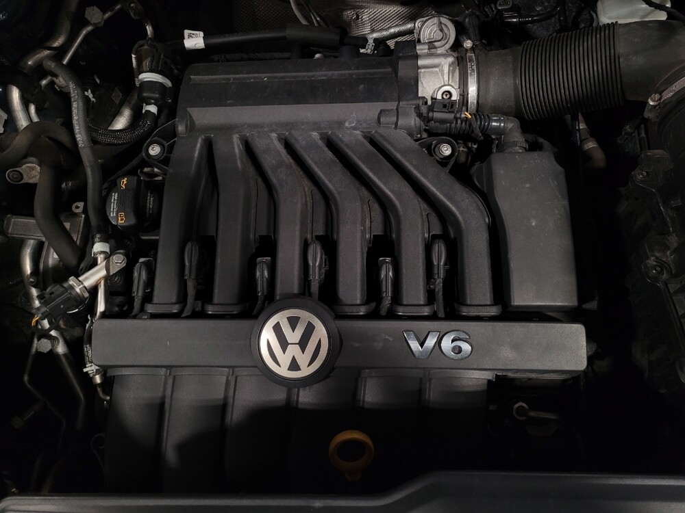 2018 Volkswagen Atlas in Kissimmee, FL 34744 - 18134075 30