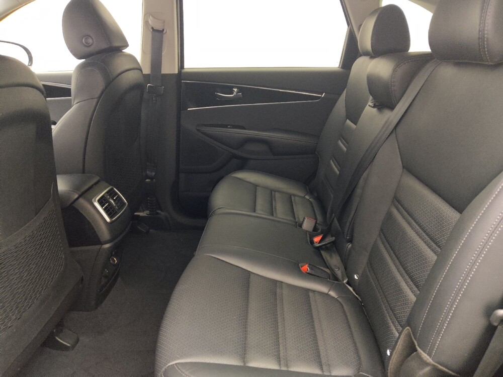 2019 Kia Sorento in Lauderdale Lakes, FL 33313 - 18134089 18