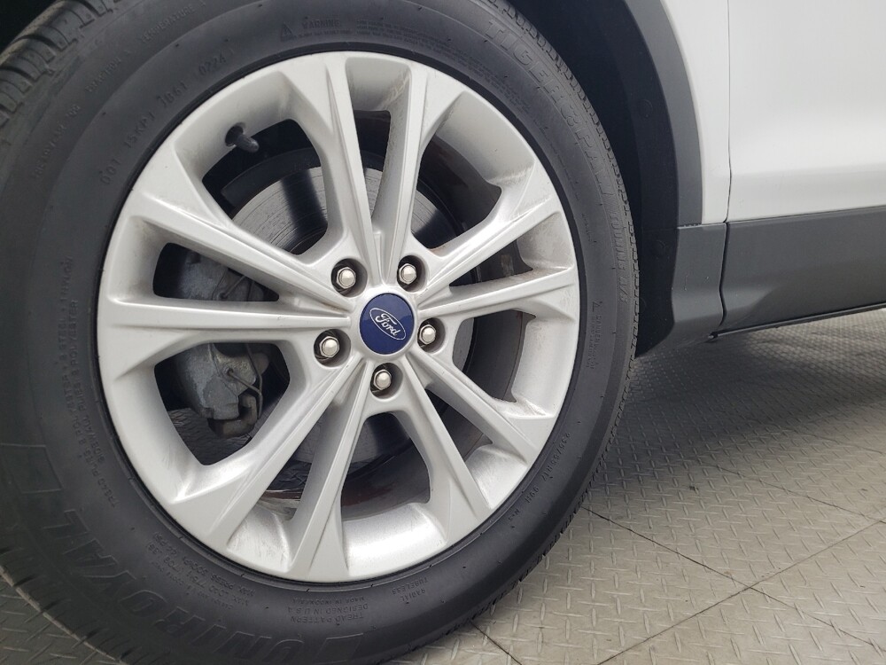 2019 Ford Escape in Jacksonville, FL 32210 - 18134093 31