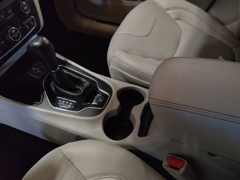 2019 Jeep Cherokee in Jacksonville, FL 32210 - 18134094 26