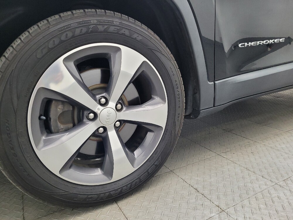 2019 Jeep Cherokee in Jacksonville, FL 32210 - 18134094 31