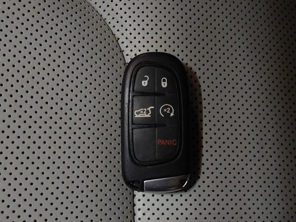 2019 Jeep Cherokee in Jacksonville, FL 32210 - 18134094 32