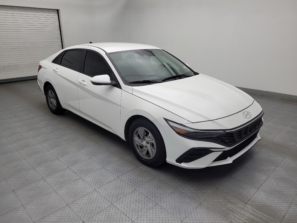 2025 Hyundai Elantra in Salem, VA 24153 - 18134101 11