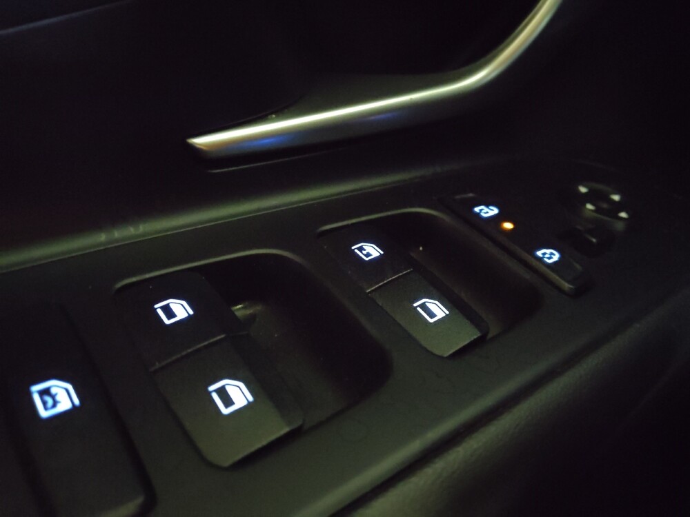 2025 Hyundai Elantra in Salem, VA 24153 - 18134101 27