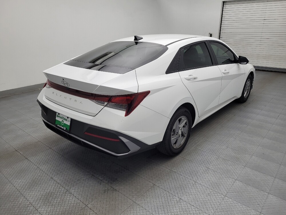 2025 Hyundai Elantra in Salem, VA 24153 - 18134101 9