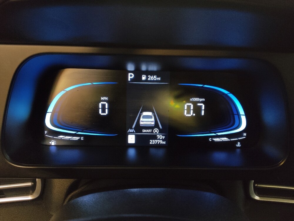 2025 Hyundai Elantra in Salem, VA 24153 - 18134101 23