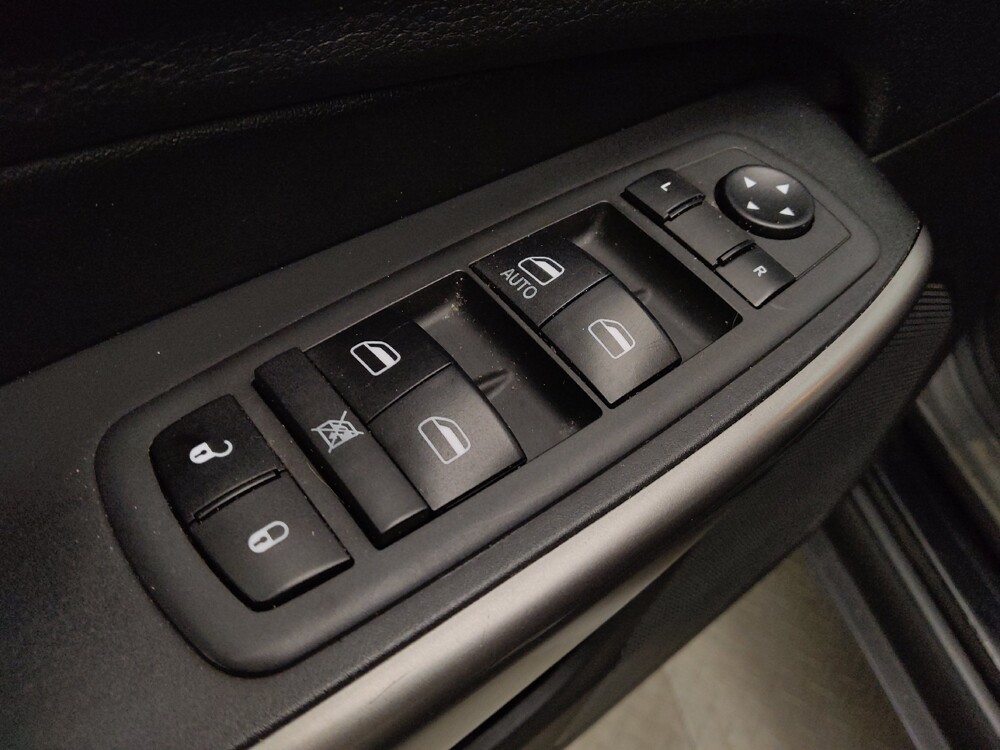 2020 Jeep Cherokee in Lakewood, CO 80215 - 18134135 27