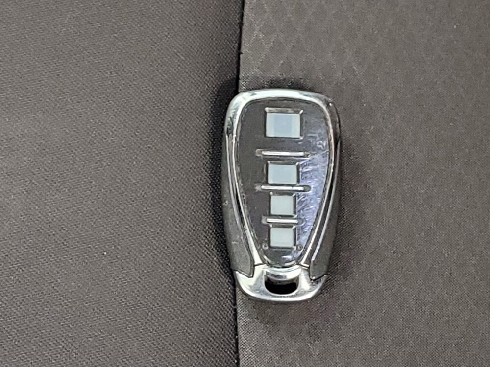 2018 Chevrolet Malibu in Houston, TX 77034 - 18134154 32