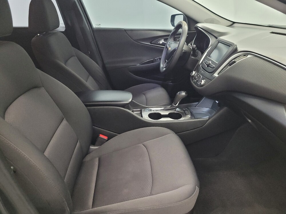 2018 Chevrolet Malibu in Houston, TX 77034 - 18134154 21