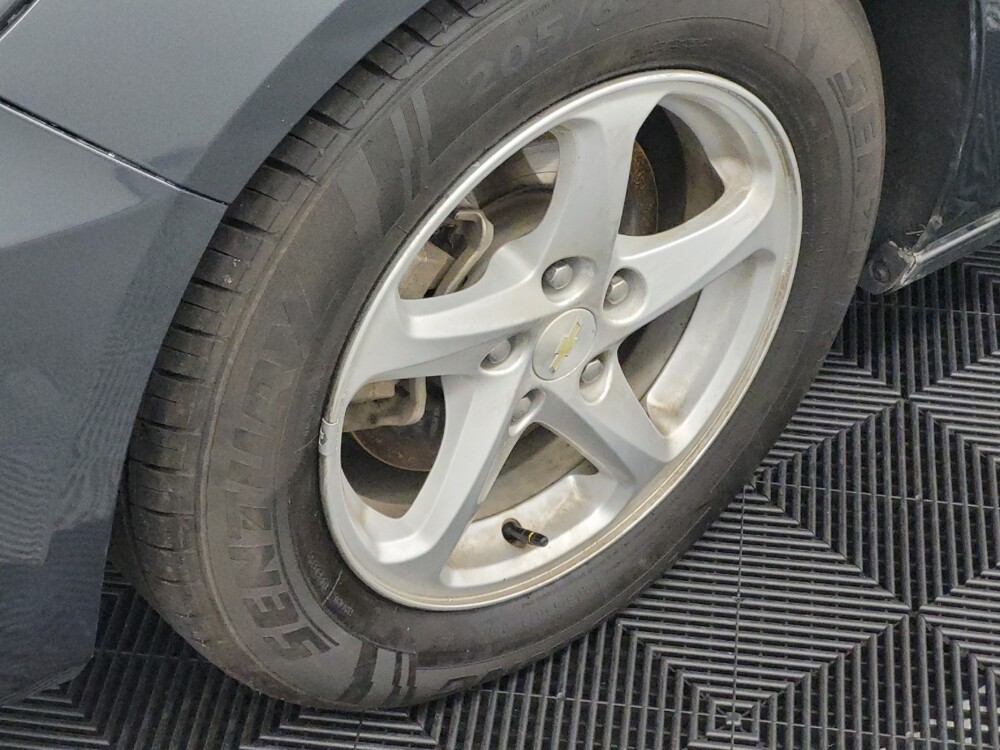 2018 Chevrolet Malibu in Houston, TX 77034 - 18134154 31