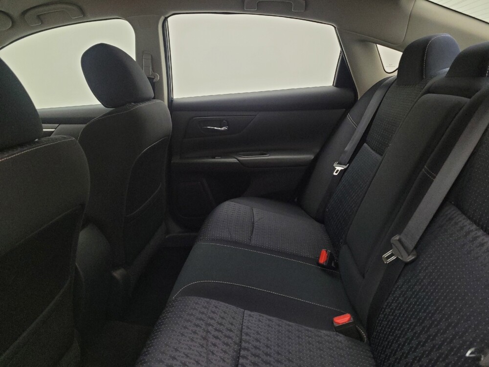 2016 Nissan Altima in Toledo, OH 43617 - 18134195 18