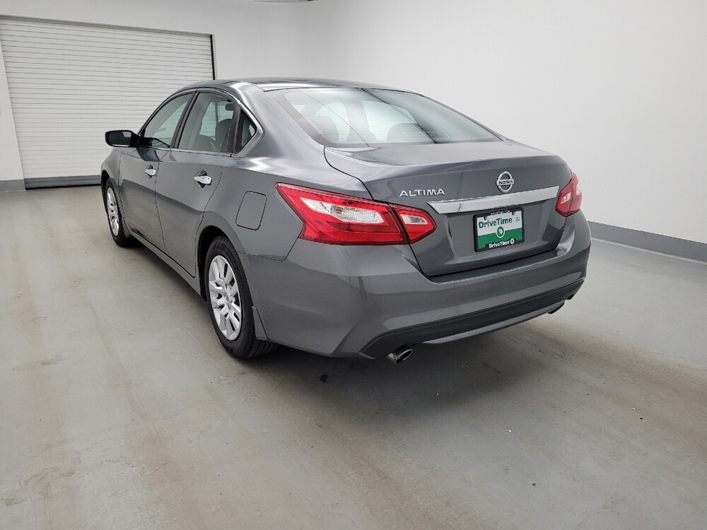 2016 Nissan Altima in Toledo, OH 43617 - 18134195 5