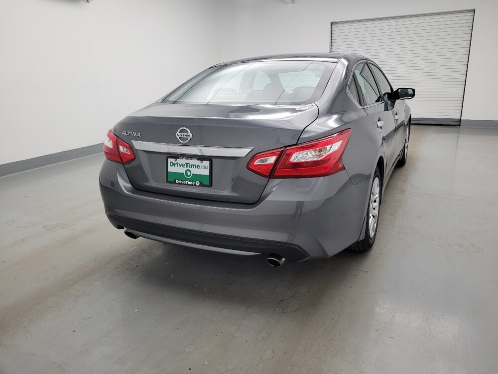 2016 Nissan Altima in Toledo, OH 43617 - 18134195 7