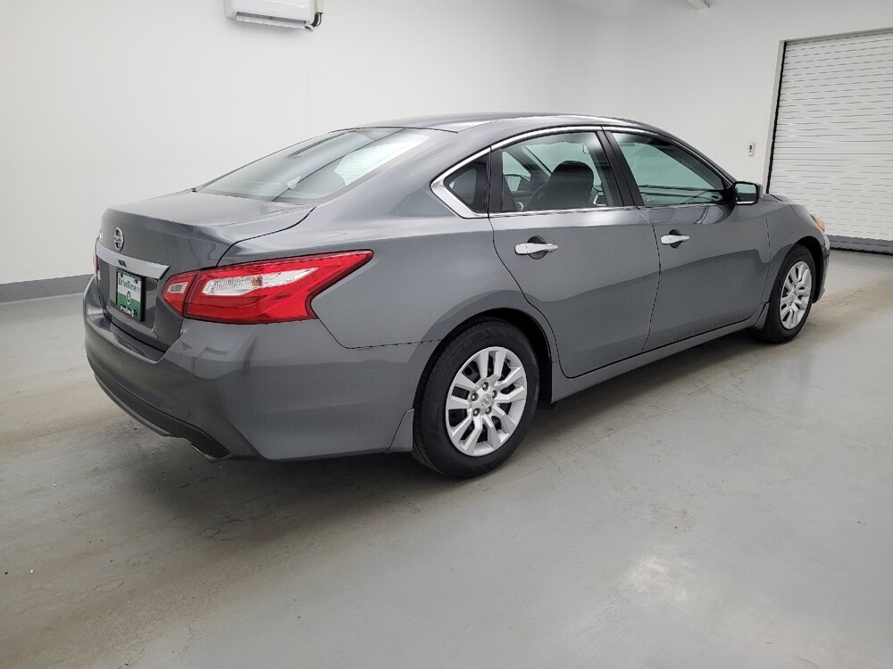2016 Nissan Altima in Toledo, OH 43617 - 18134195 10