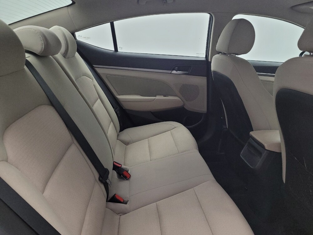 2017 Hyundai Elantra in Toledo, OH 43617 - 18134201 19