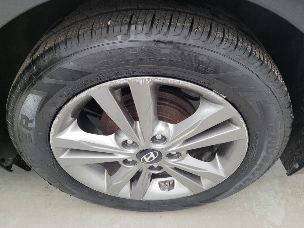 2017 Hyundai Elantra in Toledo, OH 43617 - 18134201 31