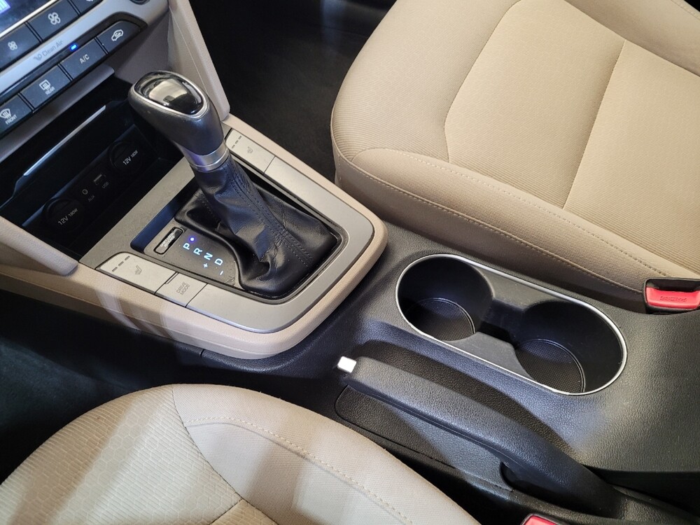 2017 Hyundai Elantra in Toledo, OH 43617 - 18134201 26