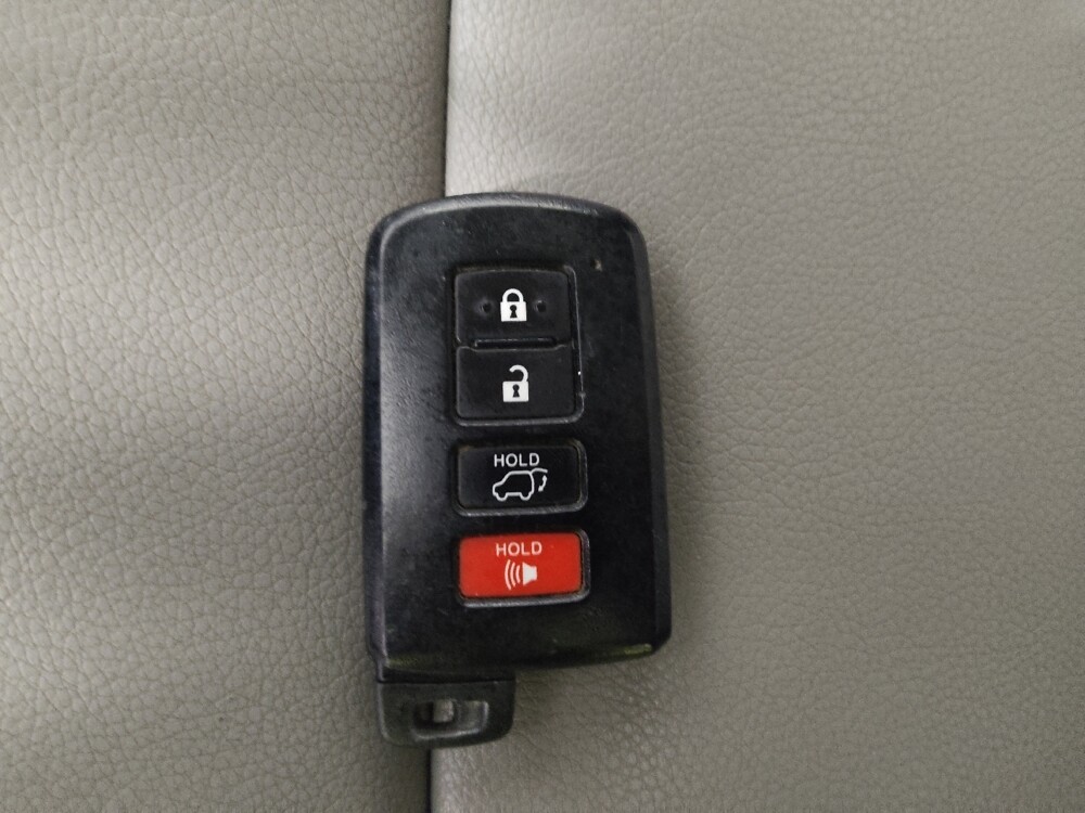 2018 Toyota RAV4 in Columbus, OH 43231 - 18134203 32