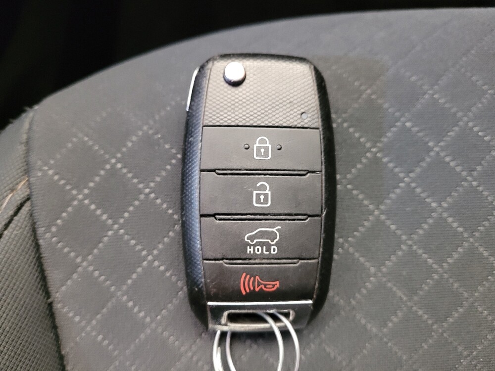 2018 Kia Sorento in Fairfield, OH 45014 - 18134205 32