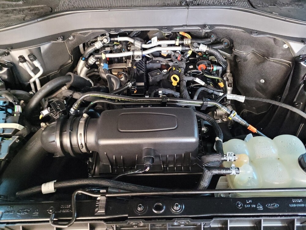 2022 Ford Explorer in Fairfield, OH 45014 - 18134207 30