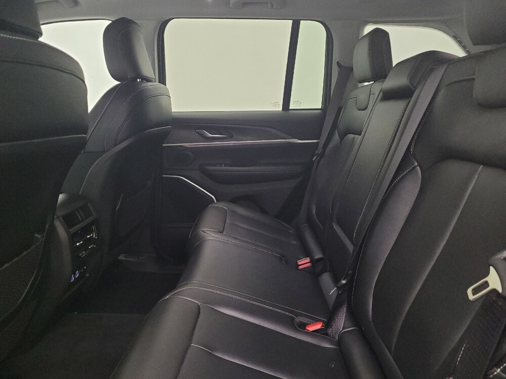 2023 Jeep Grand Cherokee in Fairfield, OH 45014 - 18134223 18