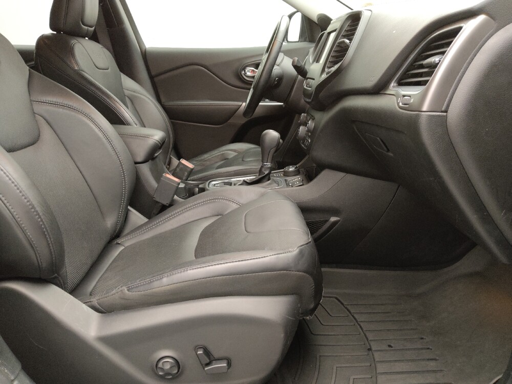 2021 Jeep Cherokee in Topeka, KS 66611 - 18134258 21