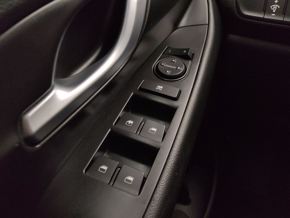 2020 Hyundai Elantra in Gladstone, MO 64118 - 18134261 27