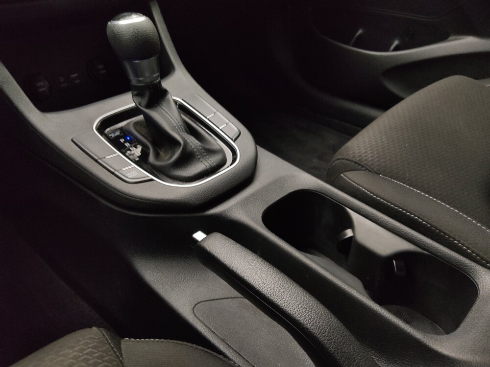 2020 Hyundai Elantra in Gladstone, MO 64118 - 18134261 26