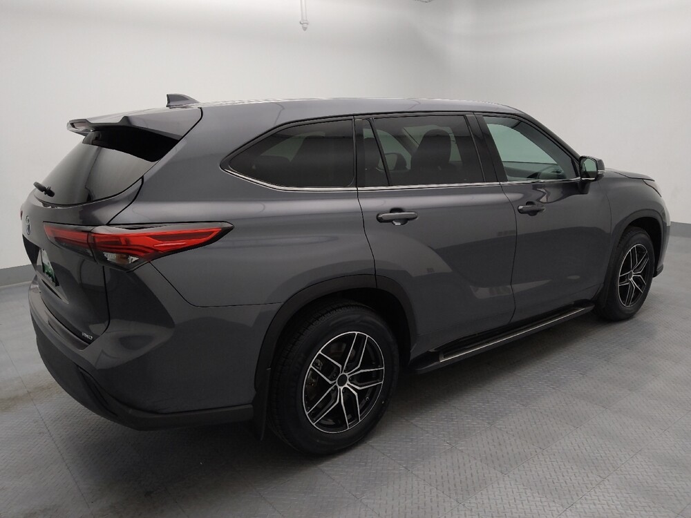 2020 Toyota Highlander in St. Louis, MO 63136 - 18134265 10