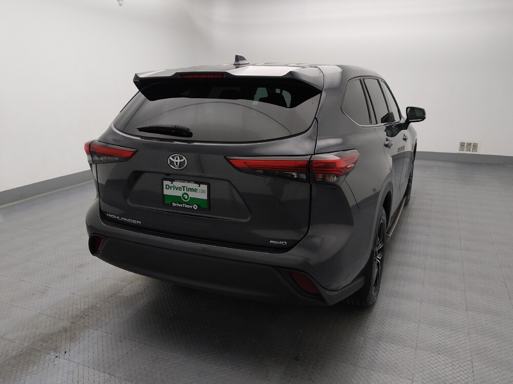 2020 Toyota Highlander in St. Louis, MO 63136 - 18134265 7