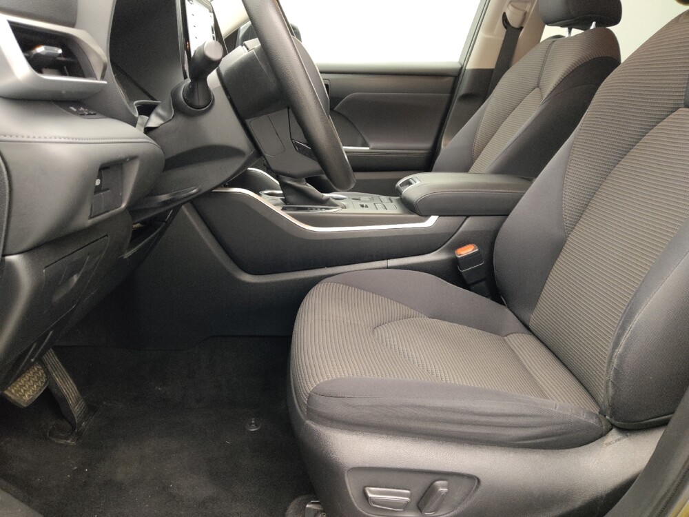 2020 Toyota Highlander in St. Louis, MO 63136 - 18134265 17