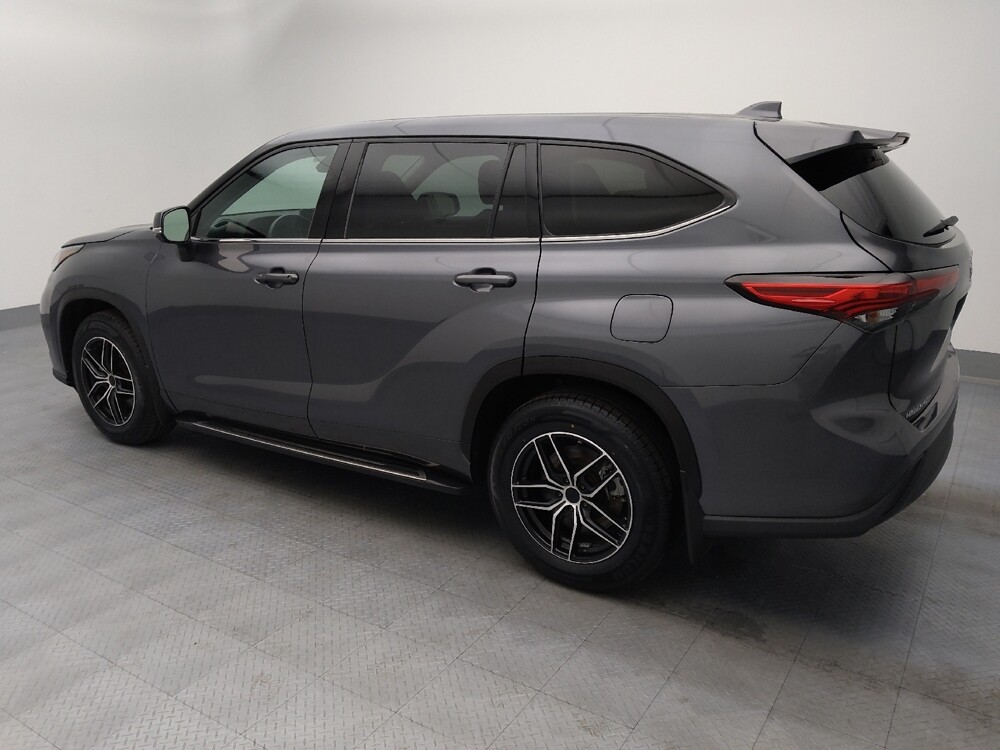 2020 Toyota Highlander in St. Louis, MO 63136 - 18134265 3